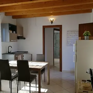 https://la-corte-dellangelo.italymilanhotels.net
